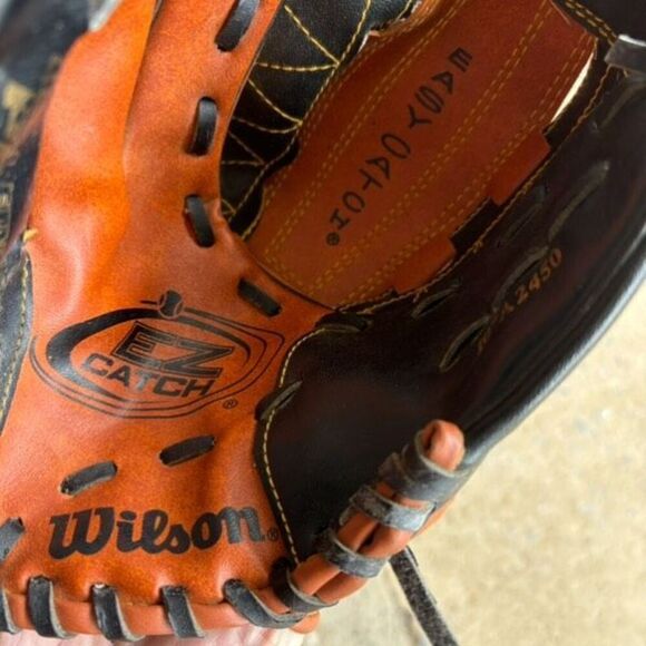 Wilson EZ Catch T-Ball RHT Baseball Glove - Picture 3 of 7